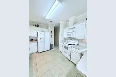 814 Forest Lake Drive, Lakeland, FL 33809 - Photo 15