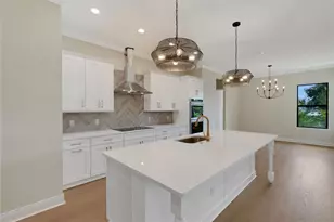 5390 Clubhouse Hills Ln, Lakeland, FL 33812 - Photo 5