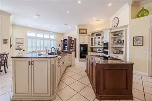 645 Whisper Woods Dr, Lakeland, FL 33813 - Photo 9