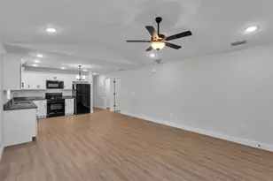 1246 Dorothy St, Lakeland, FL 33815 - Photo 3