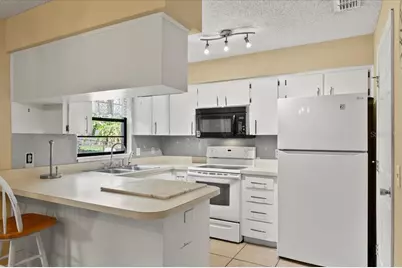 4219 Sunny Land Drive, Lakeland, FL 33813 - Photo 5