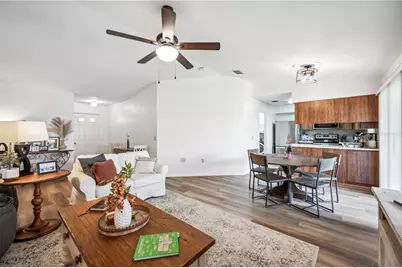 1608 Colonnades Circle N, Lakeland, FL 33811 - Photo 9