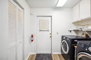 1608 Colonnades Cir N, Lakeland, FL 33811 - Photo 15