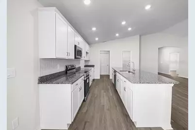 35452 Darlington Grove Drive, Zephyrhills, FL 33541 - Photo 5