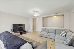 7337 Hunters Greene Cir, Lakeland, FL 33810 - Photo 3