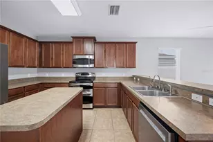 6819 Glenbrook Dr, Lakeland, FL 33811 - Photo 11