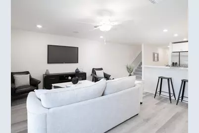 2750 Walden Town Circle, Plant City, FL 33566 - Photo 9