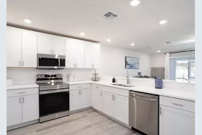 2750 Walden Town Circle, Plant City, FL 33566 - Photo 5