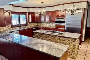 37700 Clinton Ave, Dade City, FL 33525 - Photo 1