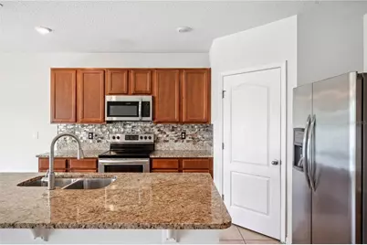 2062 Blue Highlands Drive, Lakeland, FL 33811 - Photo 9