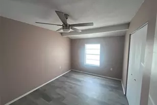 2362 Delrose Dr E, Lakeland, FL 33805 - Photo 15