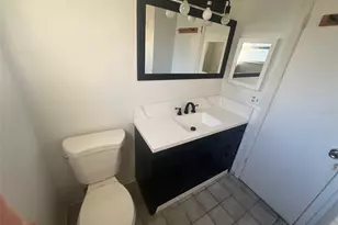 2362 Delrose Dr E, Lakeland, FL 33805 - Photo 17