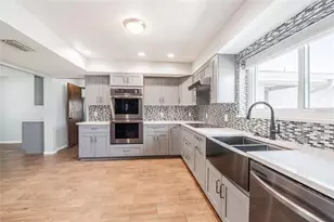 252 W Brookins Ave, Eagle Lake, FL 33839 - Photo 11