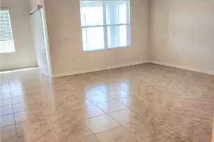 2795 Grandbury Grove Rd, Lakeland, FL 33811 - Photo 9