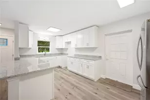 4215 Glenoak Dr N, Lakeland, FL 33810 - Photo 7