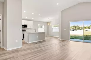 35397 Coventry Fields Loop, Zephyrhills, FL 33541 - Photo 3