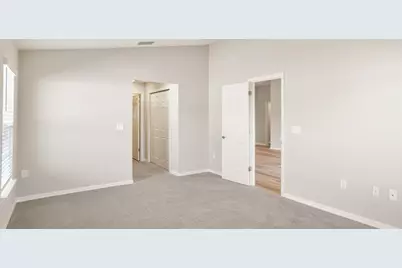 35397 Coventry Fields Loop, Zephyrhills, FL 33541 - Photo 17