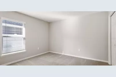 35397 Coventry Fields Loop, Zephyrhills, FL 33541 - Photo 11