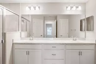 35397 Coventry Fields Loop, Zephyrhills, FL 33541 - Photo 19