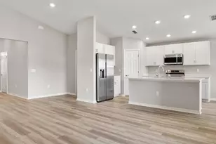 35397 Coventry Fields Loop, Zephyrhills, FL 33541 - Photo 5