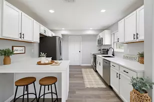 1090 W McLeod St, Bartow, FL 33830 - Photo 3