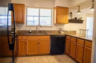 1836 N Crystal Lake Dr, Lakeland, FL 33801 - Photo 15