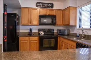 1836 N Crystal Lake Dr, Lakeland, FL 33801 - Photo 11
