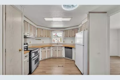 34704 Sweetpea Lane, Zephyrhills, FL 33541 - Photo 7