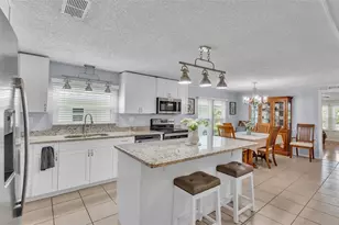 3279 Pebble Bend Dr, Lakeland, FL 33810 - Photo 9