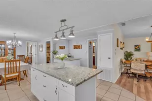 3279 Pebble Bend Dr, Lakeland, FL 33810 - Photo 7