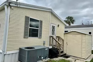 1120 Palmetto Ln, Bowling Green, FL 33834 - Photo 3