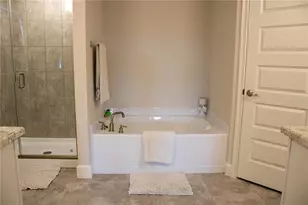 4019 Tullamore Ln, Auburndale, FL 33823 - Photo 3