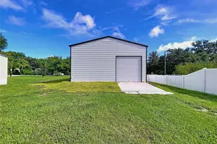 3644 Kathleen Oaks, Lakeland, FL 33810 - Photo 9