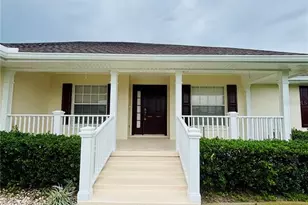 5857 Manchester Dr W, Lakeland, FL 33810 - Photo 3