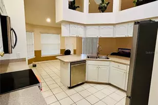 5857 Manchester Dr W, Lakeland, FL 33810 - Photo 9