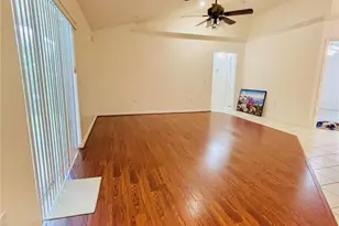 5857 Manchester Dr W, Lakeland, FL 33810 - Photo 7