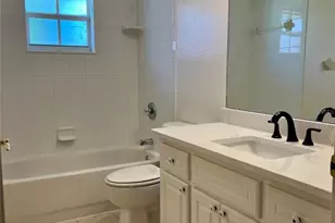 5857 Manchester Dr W, Lakeland, FL 33810 - Photo 9