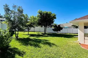 5857 Manchester Dr W, Lakeland, FL 33810 - Photo 41