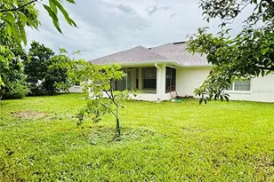 5857 Manchester Dr W, Lakeland, FL 33810 - Photo 25