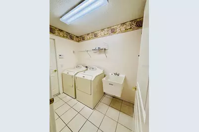 5857 Manchester Drive W, Lakeland, FL 33810 - Photo 17