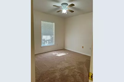 5857 Manchester Drive W, Lakeland, FL 33810 - Photo 7