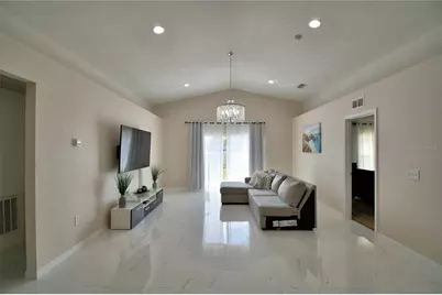 8203 Campbell Crossing Circle, Lakeland, FL 33810 - Photo 7