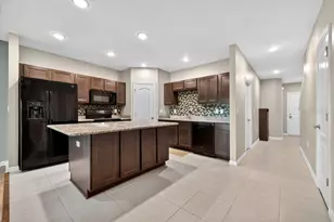 3842 Hampstead Ln, Lakeland, FL 33810 - Photo 9