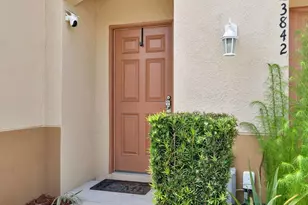 3842 Hampstead Ln, Lakeland, FL 33810 - Photo 5