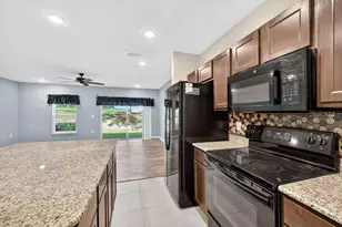 3842 Hampstead Ln, Lakeland, FL 33810 - Photo 11