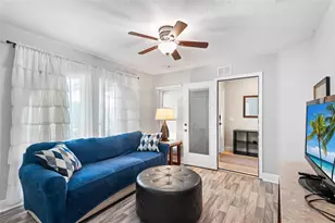 707 Powder Horn Row, Lakeland, FL 33809 - Photo 9