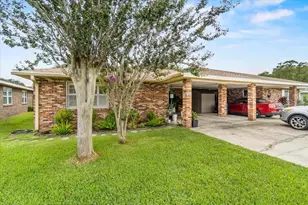 570 Villa Vista Blvd, Lakeland, FL 33813 - Photo 1