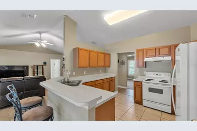 2756 Highlands Creek Drive, Lakeland, FL 33813 - Photo 9