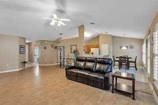 2756 Highlands Creek Dr, Lakeland, FL 33813 - Photo 5