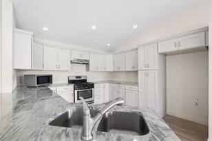 6341 Silver Lakes Dr W, Lakeland, FL 33810 - Photo 7